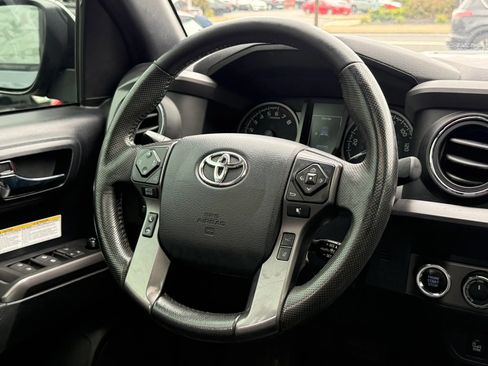 Used 2020 Toyota Tacoma TRD Pro AWD/4WD image 10