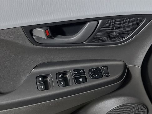 Used 2021 Hyundai Kona SE image 16