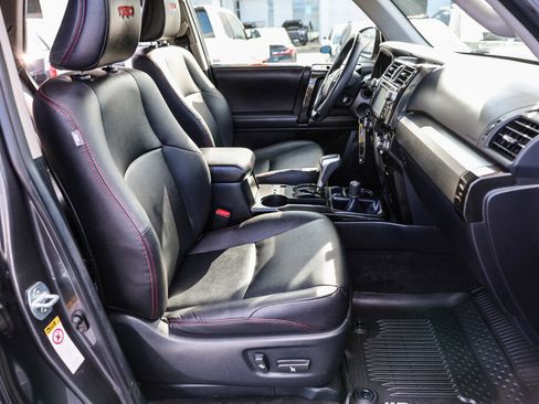 Certified 2018 Toyota 4Runner TRD Off-Road Premium image 7