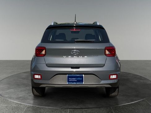 Certified 2025 Hyundai Venue Limited FWD image 8
