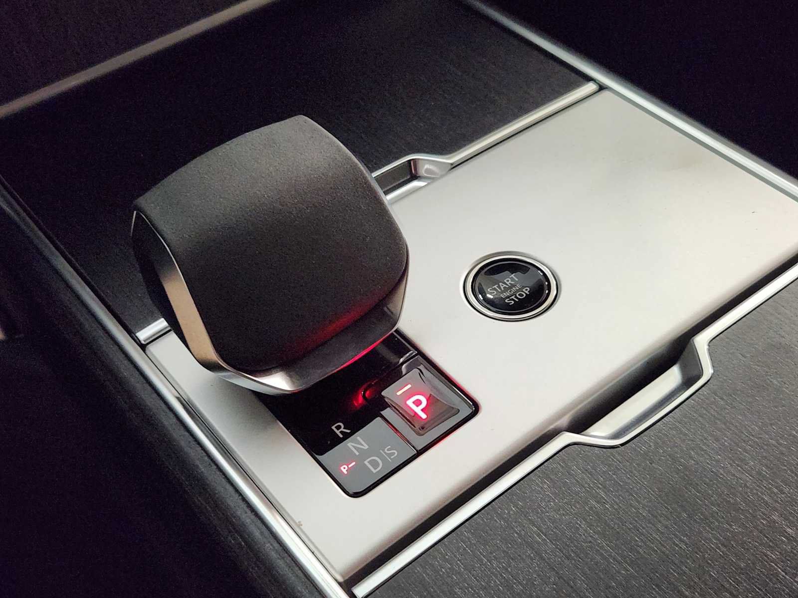 New 2026 Land Rover Range Rover SE AWD/4WD image 18