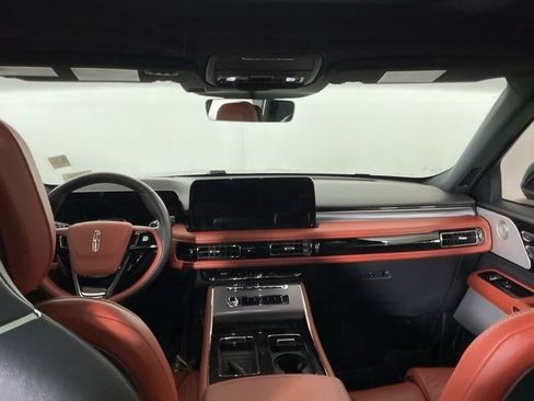 Used 2025 Lincoln Aviator Reserve w/ Equipment Group 201A image 28