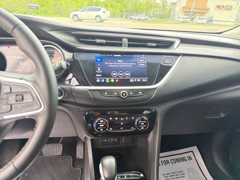 Used 2021 Buick Encore GX Select image 18