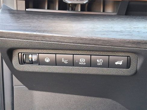 Used 2024 Nissan Ariya FWD image 26