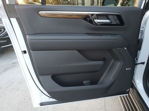 New 2026 Chevrolet Suburban High Country image 20