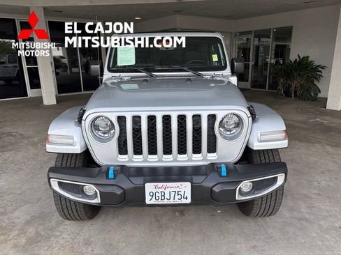 Used 2023 Jeep Wrangler Unlimited Sahara w/ Cold Weather Group AWD/4WD image 10