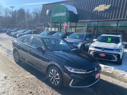 Used 2025 Volkswagen Jetta S image 1