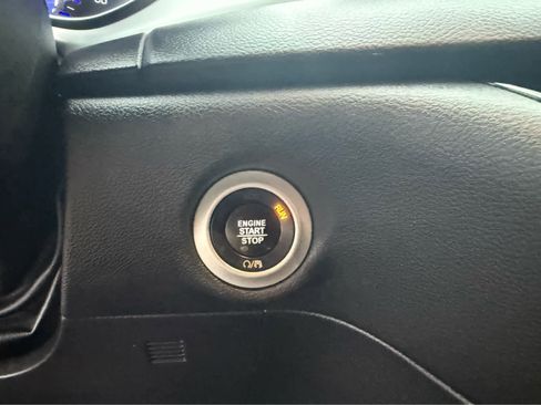 Used 2018 Chrysler Pacifica Touring-L Plus w/ S Appearance Package image 12