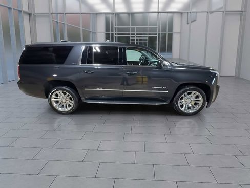 Used 2020 GMC Yukon XL SLT w/ Premium Edition image 9