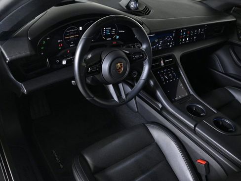 Certified 2022 Porsche Taycan 4 Cross Turismo image 4