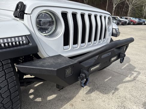 Used 2018 Jeep Wrangler Unlimited Sahara w/ Dual Top Group image 15