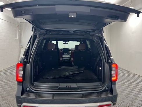 Used 2023 Ford Expedition Limited AWD/4WD image 8