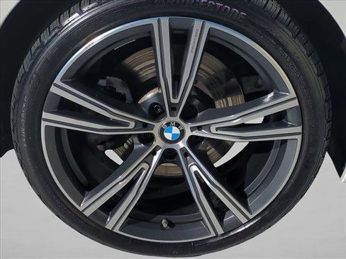 Used 2023 BMW 330i Sedan w/ Premium Package image 22