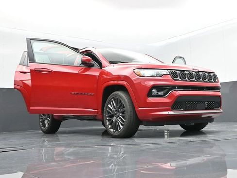 Used 2024 Jeep Compass Limited AWD/4WD image 59