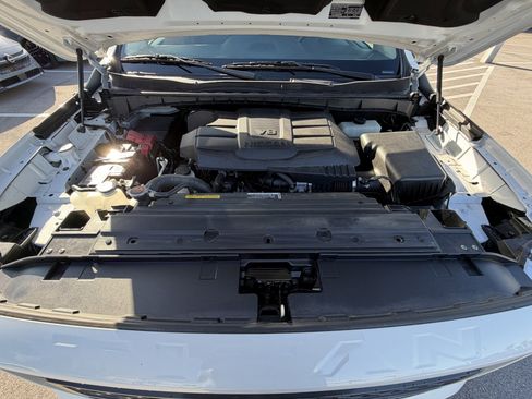 Certified 2024 Nissan Titan SV image 24