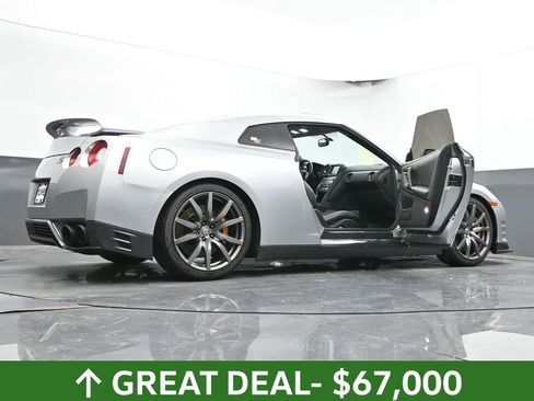 Used 2012 Nissan GT-R Premium image 76