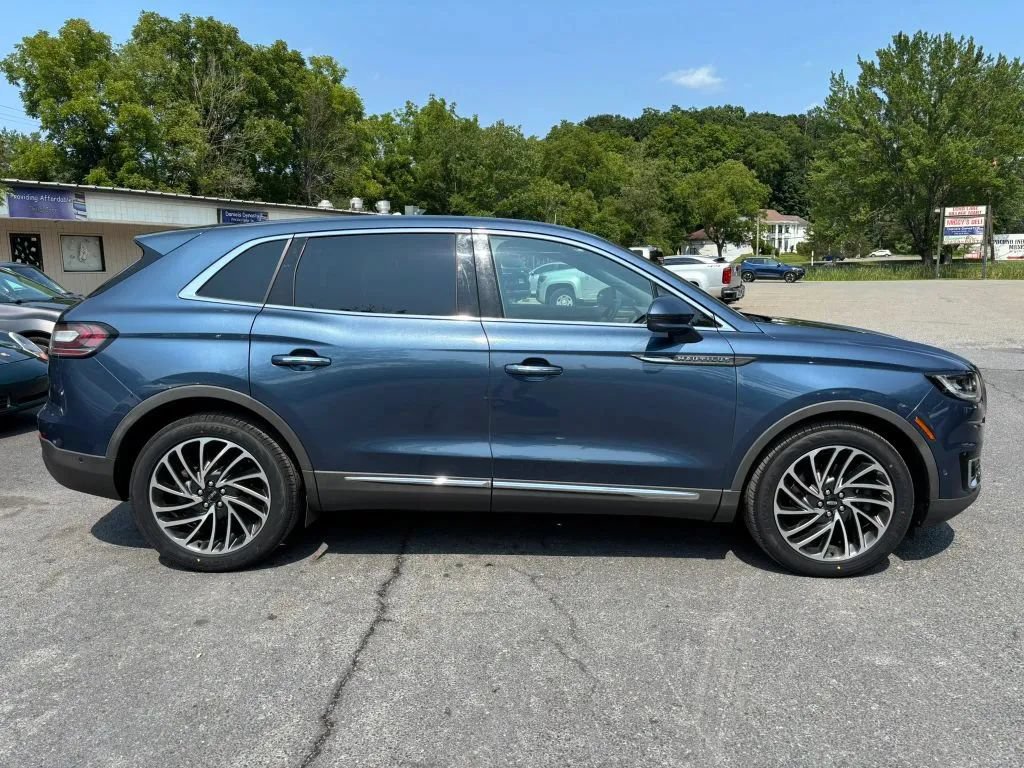 Used 2019 Lincoln Nautilus Reserve AWD/4WD image 9