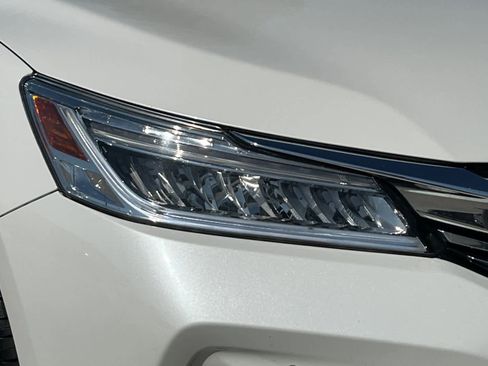 Used 2017 Honda Accord Touring image 33