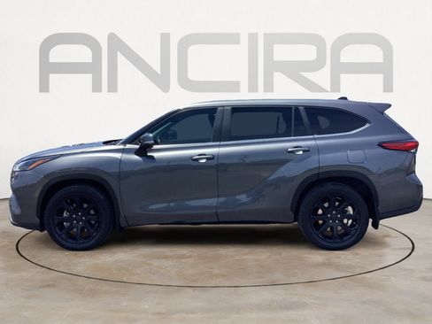 Used 2023 Toyota Highlander LE FWD image 9