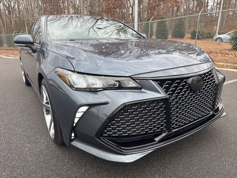 Used 2019 Toyota Avalon XSE image 10