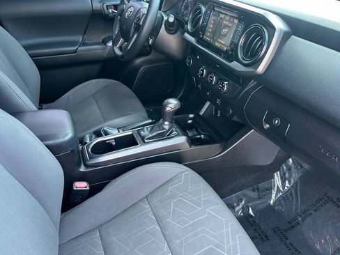 Used 2016 Toyota Tacoma TRD Sport w/ Towing Package RWD image 17