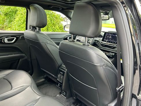 New 2025 Jeep Compass Latitude w/ Sun & Sound Group image 37