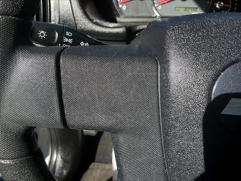 Used 2011 Mitsubishi Endeavor LS AWD/4WD image 11