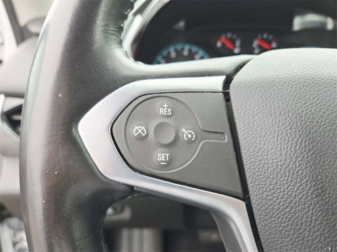 Used 2021 Chevrolet Traverse LT image 21