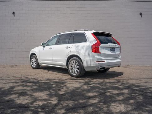 Used 2018 Volvo XC90 T6 Momentum w/ Convenience Package AWD/4WD image 3