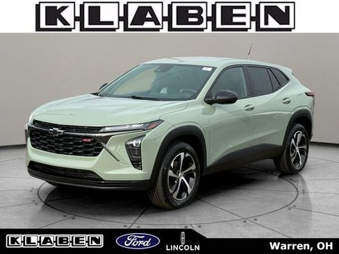 Used 2024 Chevrolet Trax RS w/ Driver Confidence Package FWD image 1