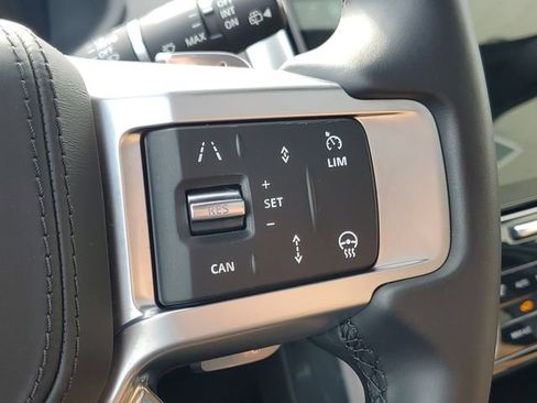 Used 2024 Land Rover Discovery Dynamic SE AWD/4WD image 27