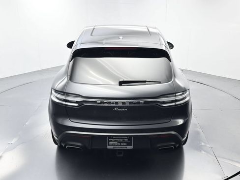 Certified 2025 Porsche Macan w/ Premium Package Plus AWD/4WD image 38
