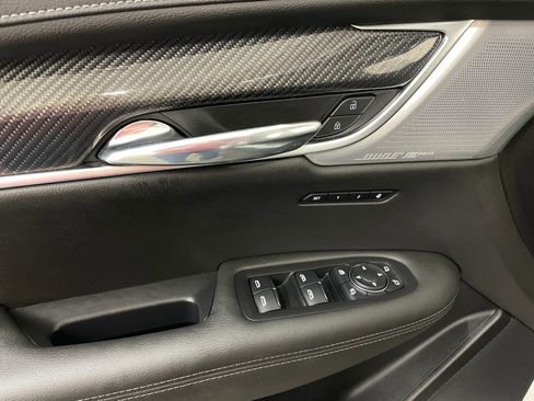 Used 2024 Cadillac XT6 Sport image 31