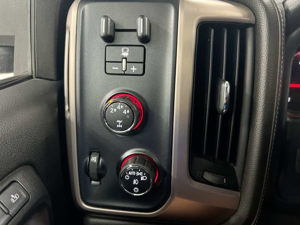 Used 2016 GMC Sierra 2500 Denali w/ Duramax Plus Package AWD/4WD image 17