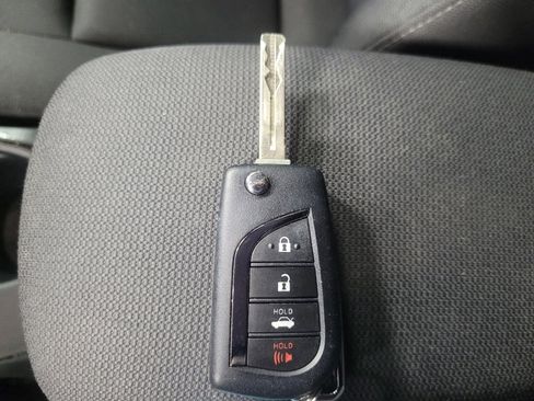 Used 2025 Toyota Corolla LE FWD image 32