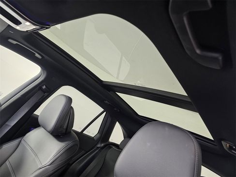 Certified 2025 Mercedes-Benz GLC 300 image 12