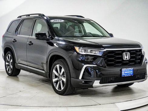 Used 2025 Honda Pilot Elite image 15