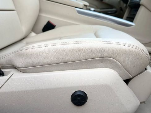 Used 2014 Mercedes-Benz E 350 4MATIC Sedan image 42