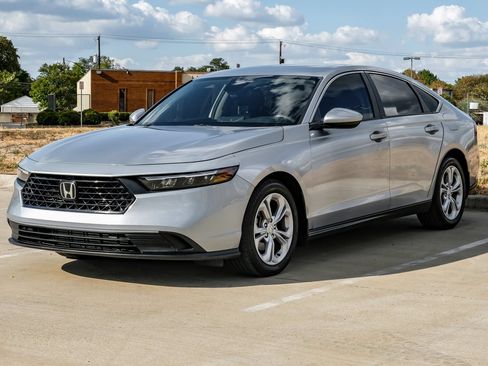 Used 2025 Honda Accord LX image 6
