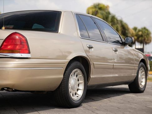 Used 1999 Ford Crown Victoria LX RWD image 14
