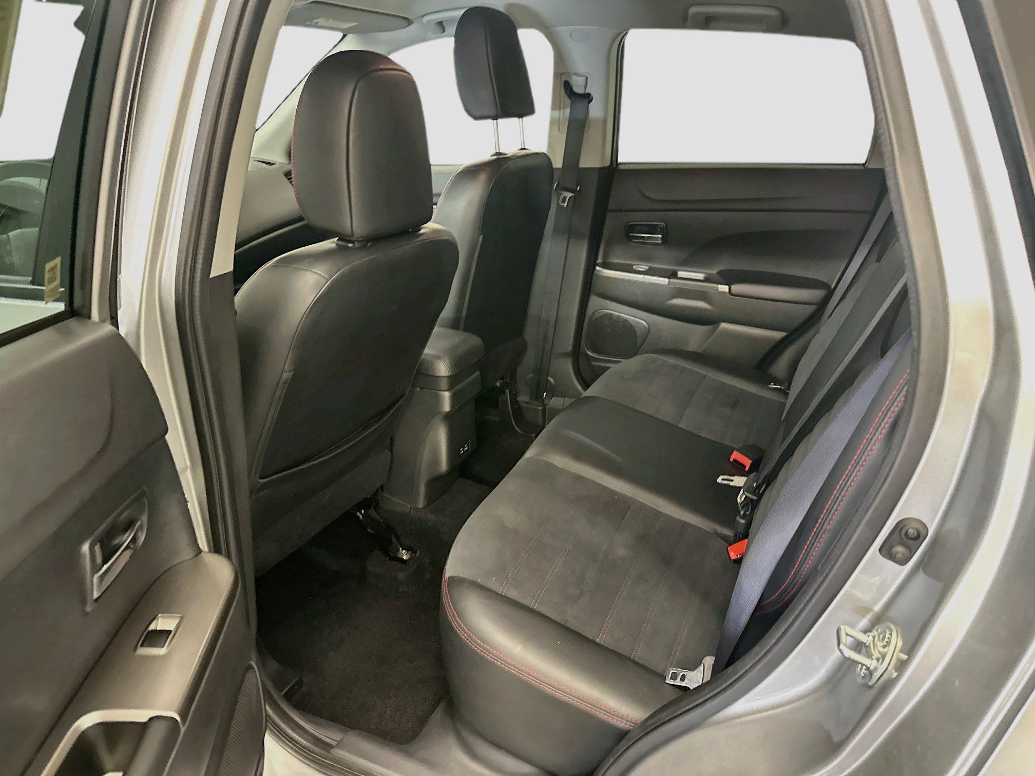 Used 2024 Mitsubishi Outlander Sport AWD image 28