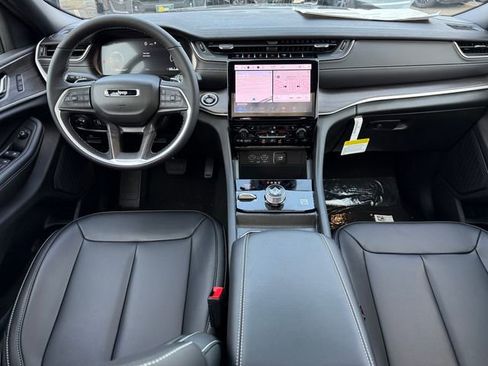 New 2025 Jeep Grand Cherokee Limited w/ MOPAR Finishing Package image 15