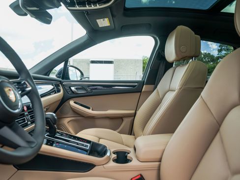 New 2025 Porsche Macan image 22