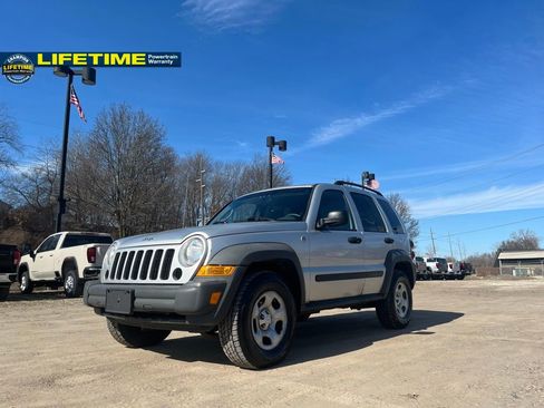 Used 2006 Jeep Liberty Sport image 2
