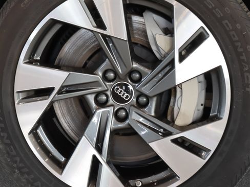 Used 2022 Audi e-tron Premium image 5