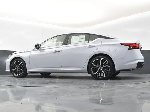 New 2025 Nissan Altima 2.5 SR image 39