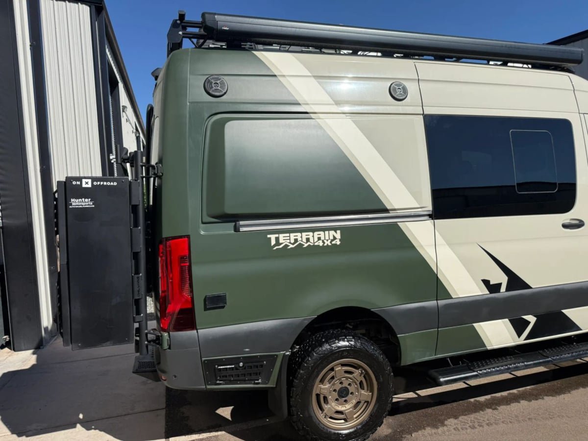 Used 2022 Mercedes-Benz Sprinter 2500 image 10