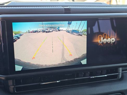 Used 2024 Jeep Wrangler Unlimited Rubicon 4xe AWD/4WD image 19