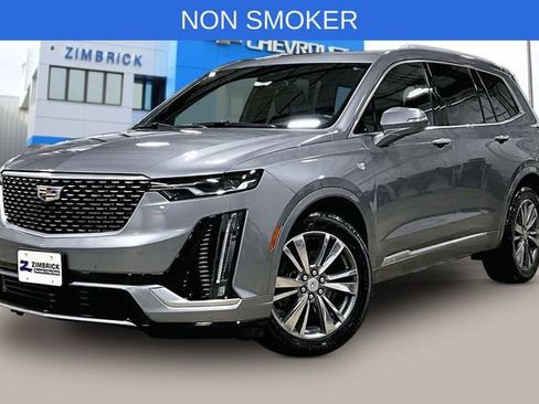 Used 2021 Cadillac XT6 Premium Luxury FWD image 3