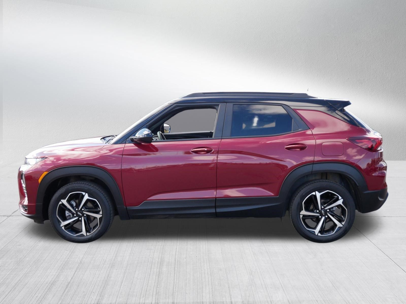 Used 2023 Chevrolet TrailBlazer RS w/ Sun and Liftgate Package AWD/4WD image 4